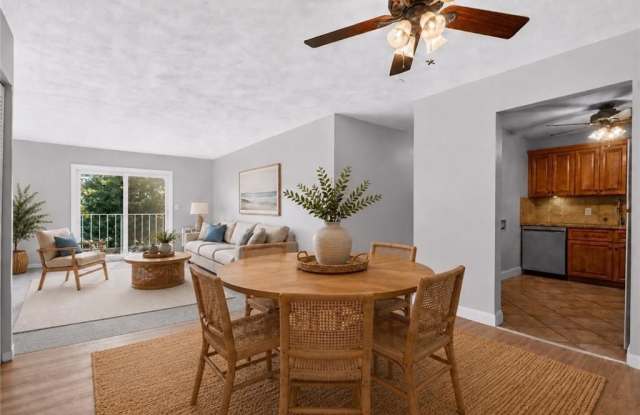 752 QUAKER Lane photos photos