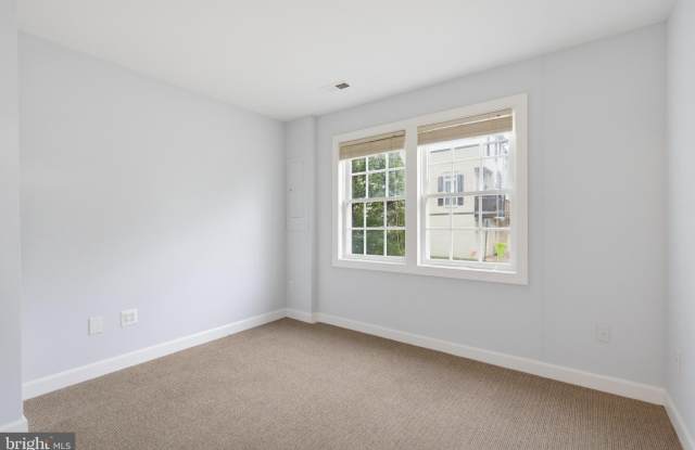 5822 PEARSON Lane Gallery 4