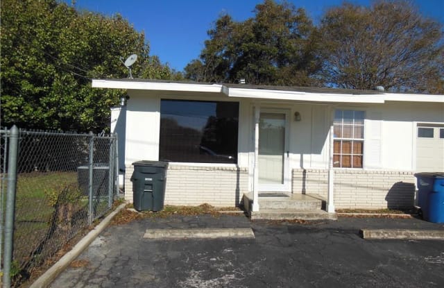 814 W Nacogdoches Street - 814 West Nacogdoches Street, New Braunfels, TX 78130