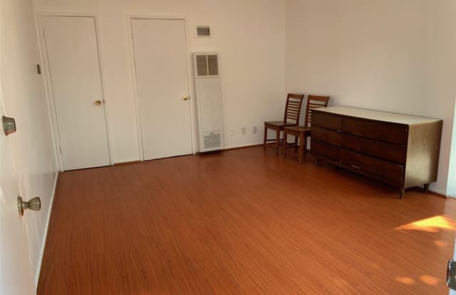 204 S Bushnell Avenue Gallery 2