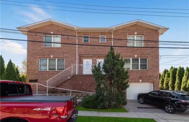 89 Wickes Ave- Right Side Gallery 2