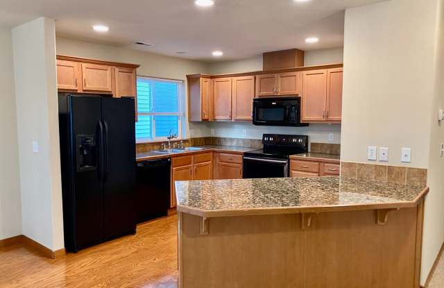 Lynnwood Home - 2533 143rd Lane Southwest, Lake Stickney, WA 98087