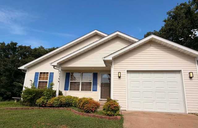 BEAUTIFUL 3 BEDROOM / 2 BATHROOM HOUSE WITH FENCED IN YARD, PORCH, AND SHED LOCATED CLOSE TO FREEMAN WEST HOSPITAL!! photos photos
