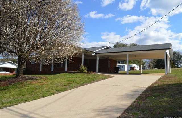 3082 Wilkesboro Highway Gallery 2