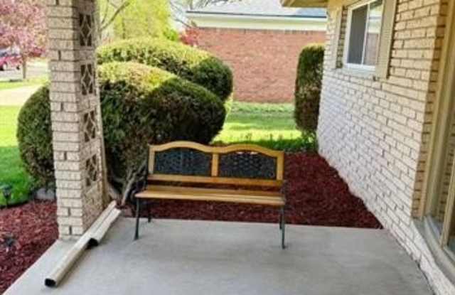 5739 Willow Creek Drive Gallery 2