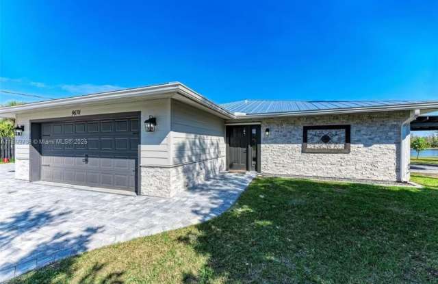 9675 SW Anchor Dr photos photos