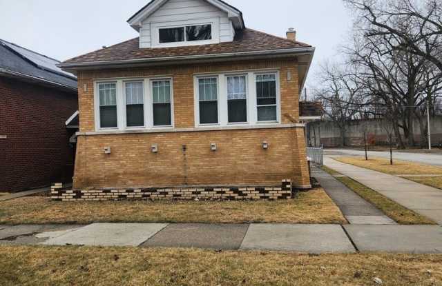 8000 S Wentworth Avenue - 8000 South Wentworth Avenue, Chicago, IL 60620