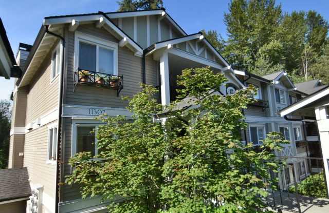 2bd/1ba Kirkland Condo - 11307 Northeast 128th Street, Kirkland, WA 98034