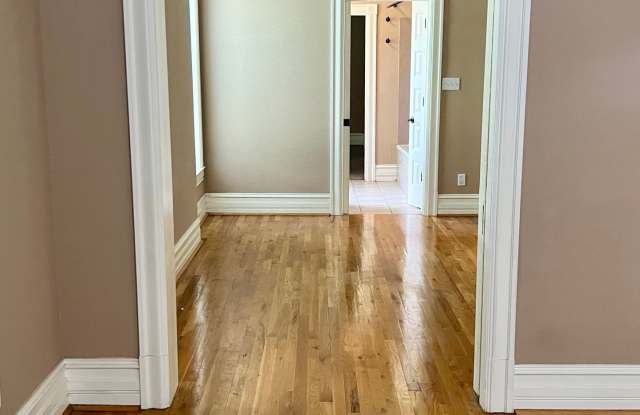 2 Bedroom Condo in Shaw Available to Rent - 3846 Shaw Boulevard, St. Louis, MO 63110