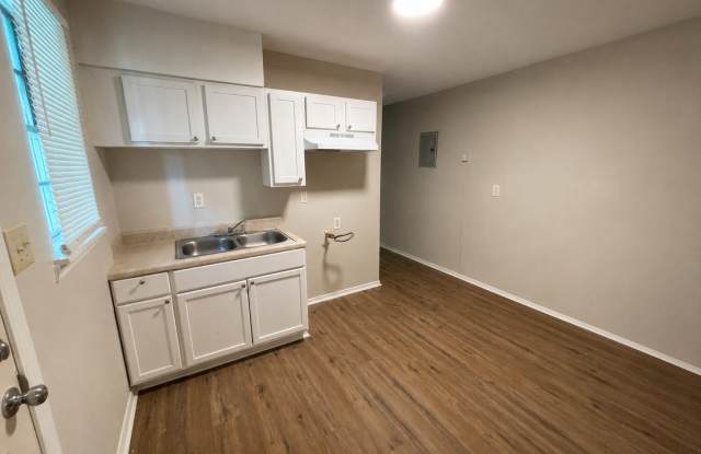 1535/1537 Standridge Street - 1 Gallery 2