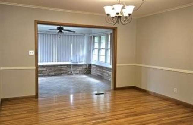 5125 S Atlanta Place Gallery 4