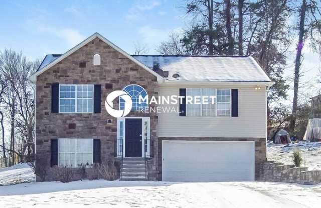 1308 Woodberry Drive - 1308 Woodberry Drive, Knoxville, TN 37912 1308 Woodberry Drive - 1308 Woodberry Drive, Knoxville, TN 37912