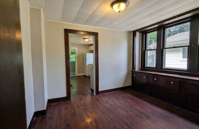 818 Woodbine Ave. photos photos