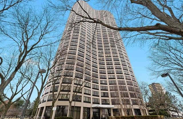5000 TOWN Center - 5000 Town Center, Southfield, MI 48075