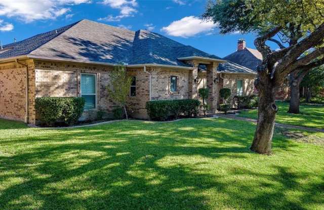 17905 Carrollwood Drive Gallery 2