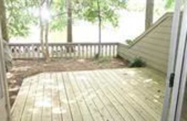 13 Lakeridge Drive - 13 Lakeridge Drive, The Woodlands, TX 77381