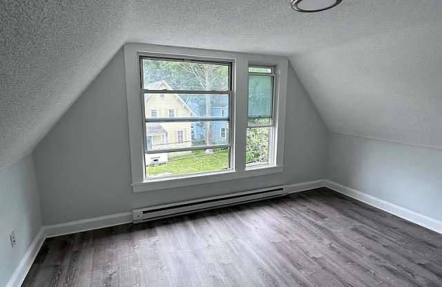 111 Laurel Hill Avenue photos photos