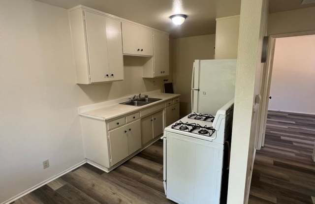 Oroville one bed one bath duplex for rent. - 1168 Nevada Avenue, Thermalito, CA 95965