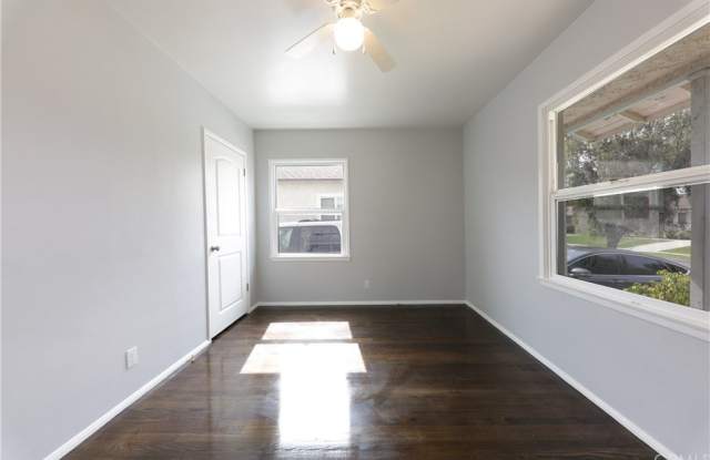 4762 Snowden Avenue Gallery 4