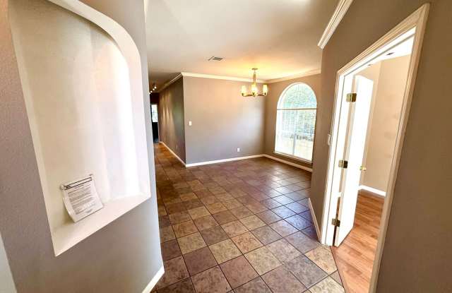 **APPLICATION RECEIVED** *MOVE IN SPECIAL* 3BR/2BA in Gated Promontory Pointe | Stainless Appliances | 2-Car Garage! Gallery 4