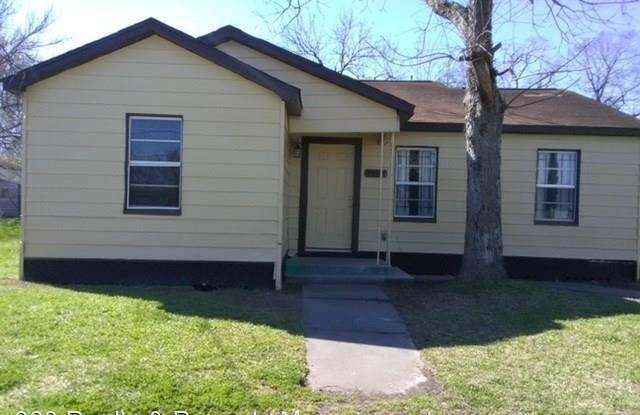 1125 TURNER STREET - 1125 Turner Street, Baytown, TX 77520