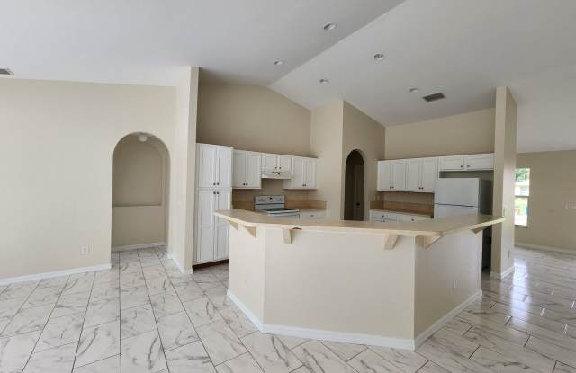 HALF OFF FIRST MONTH!!! Huge 4 bedroom/Greenbriar Area RECENTLY REDUCED! Gallery 4
