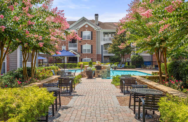 Verdant Peachtree Creek Gallery 1
