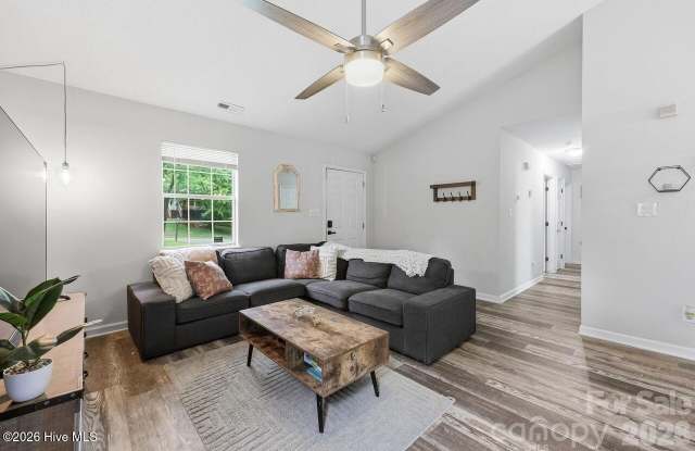1221 Capps Hollow Drive Gallery 2