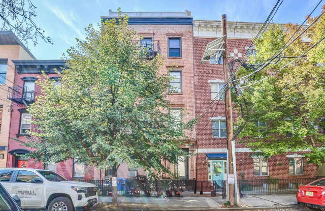 222 BLOOMFIELD ST photos photos