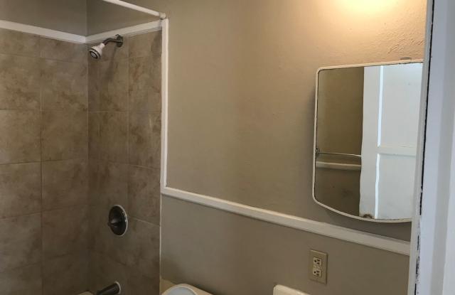 Thomas Road Area House with Unfinished Basement. Gallery 2