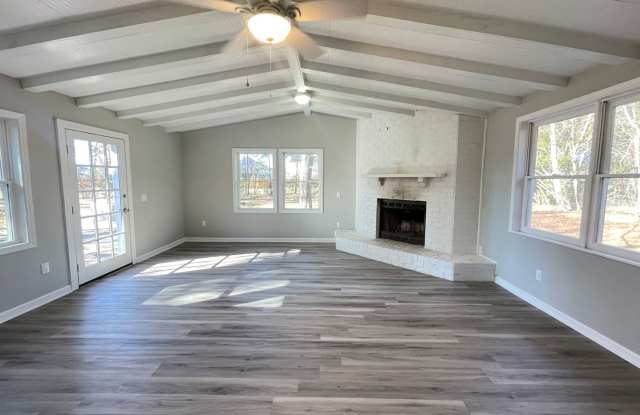 Huge 3 Bed 2 Bath Home! - 106 Kent Circle, Ladson, SC 29456