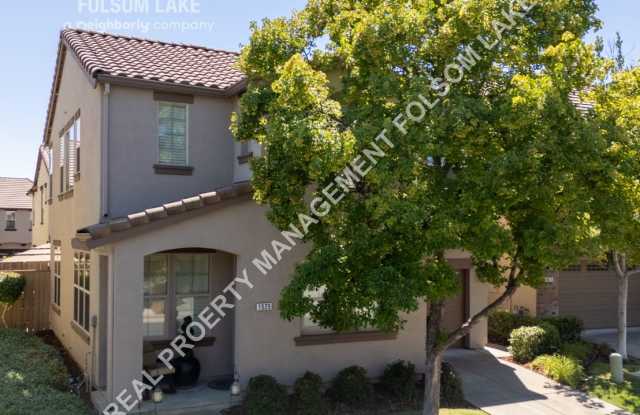 Exquisitely Furnished 3bd 2.5ba - Folsom in The Parkway Neighborhood photos photos