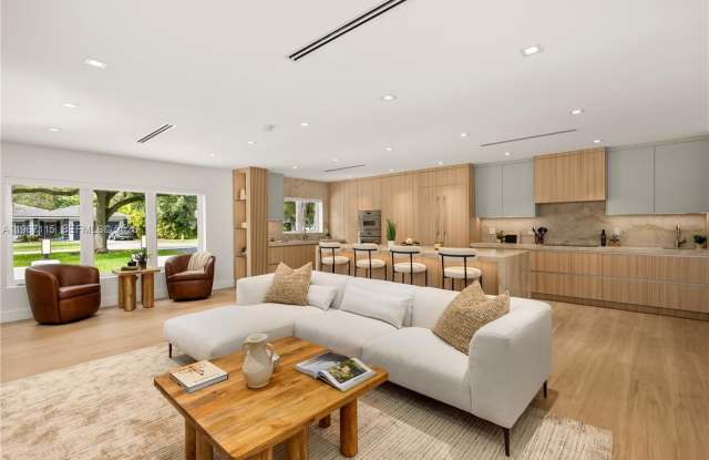 6011 Maynada St photos photos