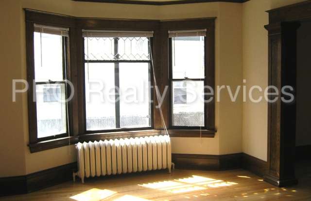 4142 Girard Avenue North Gallery 3