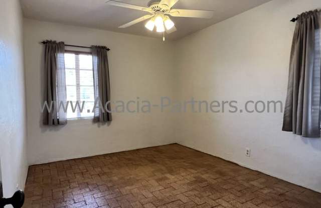 1721 East Silver Street Gallery 4