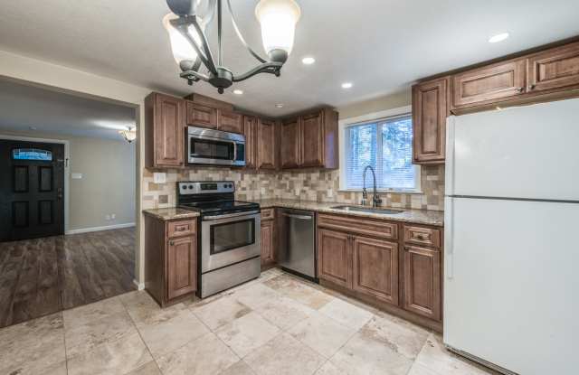 6121 Pony Express Trail - 6121 Pony Express Trail, Pollock Pines, CA 95726