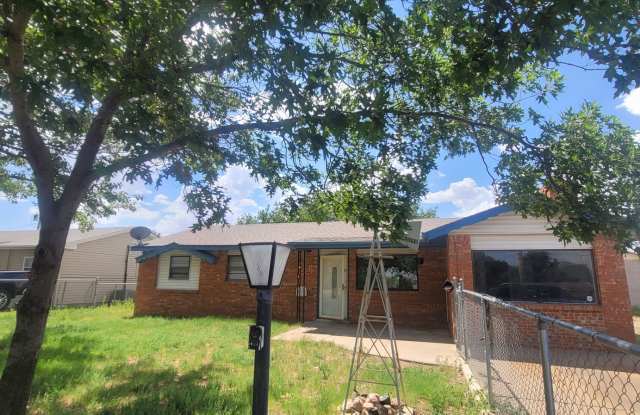 Home with a Huge Shop! photos photos