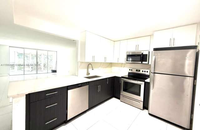 1401 NE 191st St photos photos