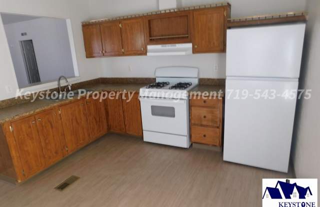 Fresh, Bright & Move-In Ready! Spacious 3 Bed/2 Bath Rancher – $1,400 Gallery 4