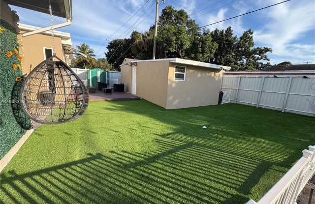 370 NW 188th St photos photos