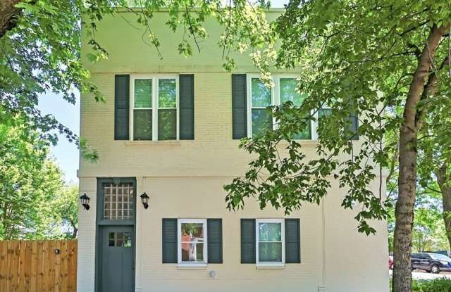 3001 N Sawyer Avenue photos photos