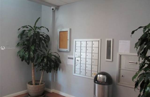 5727 Southwest 72nd Street Gallery 2