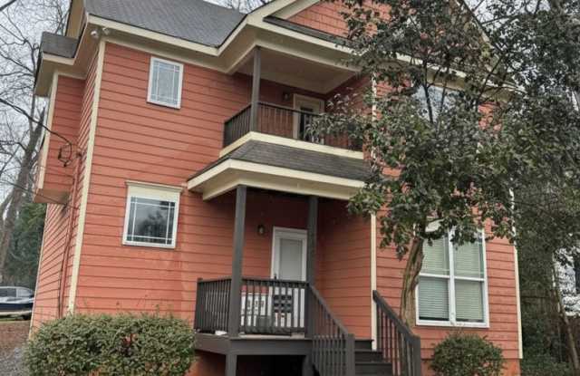 4 Bedroom Downtown Beauty! photos photos