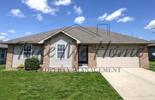 3 Bedroom in Republic! - 2437 East Willow Street, Republic, MO 65738