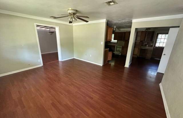 511 Manor Drive Gallery 3