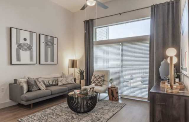 2543 Montopolis Dr Gallery 1