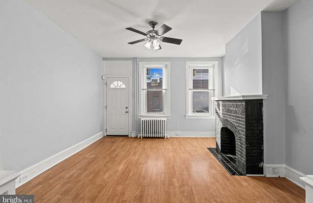 3553 EMERALD Street Gallery 4