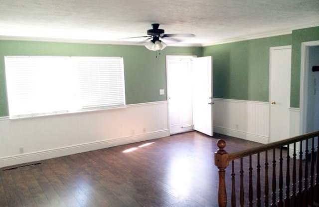 1142 250 South Gallery 3