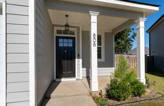 806 Richards Court Gallery 2