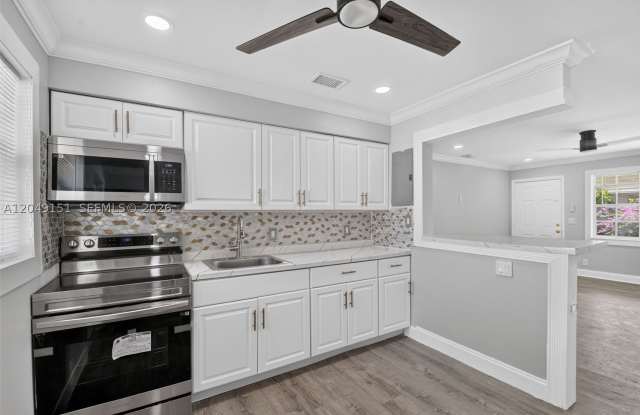 824 Bayberry Dr Gallery 2